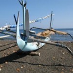 16 09 09 - 004 Bateau Pirogue balinaise