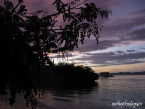 74 - Coucher de soleil sur Mansuar (Raja Ampat)