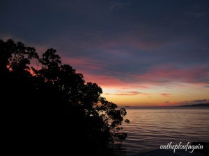 81 - Coucher de soleil sur Mansuar (Raja Ampat)