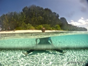 82 - Isa - Bain aux Raja Ampat
