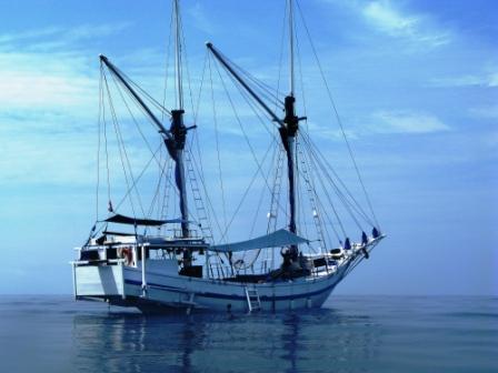 Le "Tidak Apa Apa" (Komodo Sailing)