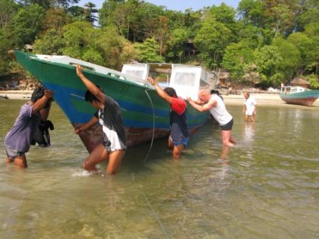 Pour plonger, il faut sortir le bateau