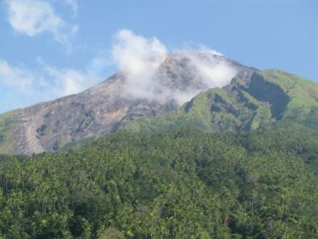 Le volcan du Nenung Island (Sulawesi Nord)